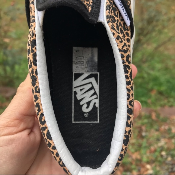 VANS LEOPARD PRINT SLIP ON SNEAKERS KIDS SIZE 1.5 - Picture 7 of 16